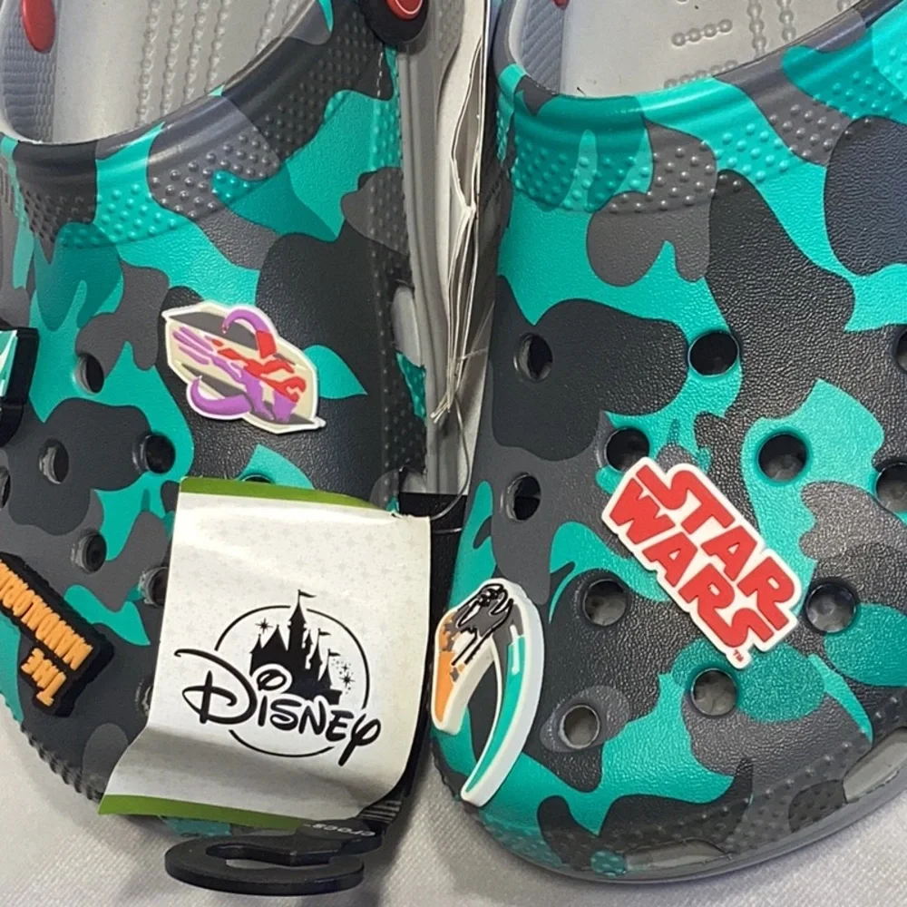 Disney Parks Mandalorian clog - Picture 4 of 5